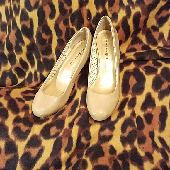 Shoes - Picture 1 of 3